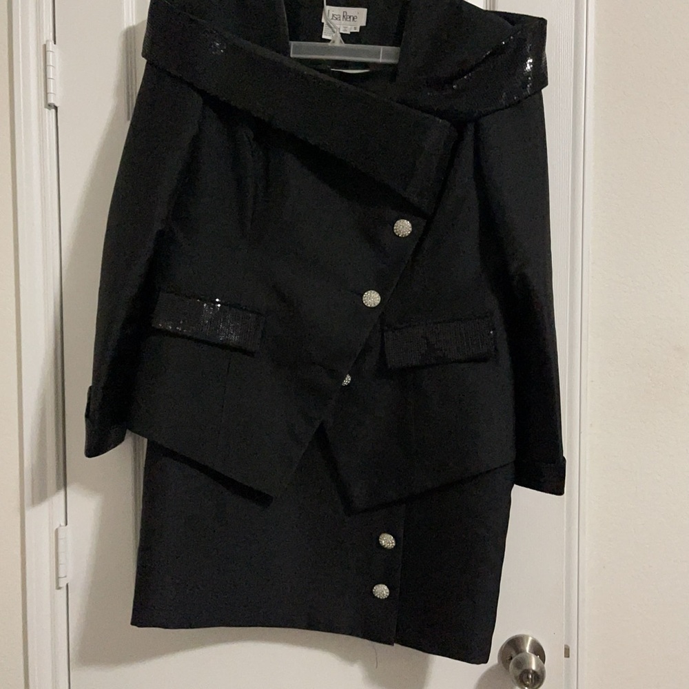 Lisa Rene Suit Slightly Worn Size 16, very stylish